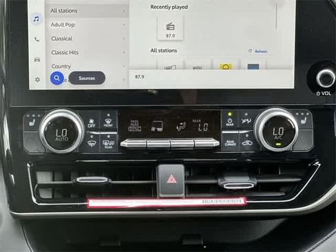 New 2024 Toyota Highlander XLE image 14