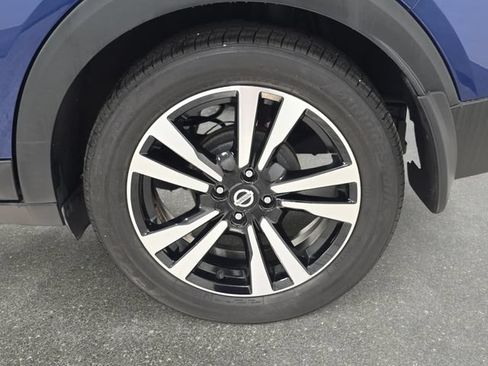 Used 2018 Nissan Kicks SV FWD image 30