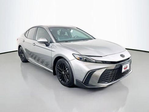 Certified 2026 Toyota Camry SE w/ Convenience Package FWD image 3