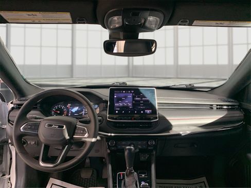 Used 2023 Jeep Compass Trailhawk image 12