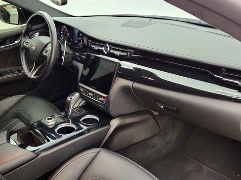 Used 2022 Maserati Quattroporte Modena image 25