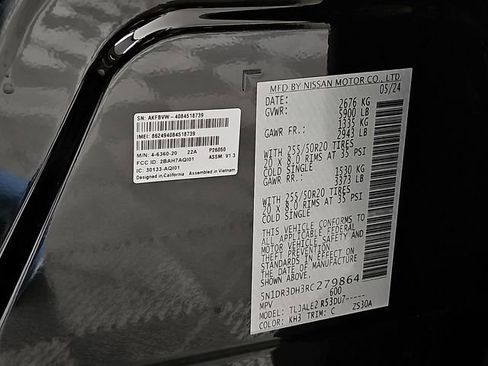 Used 2024 Nissan Pathfinder Platinum FWD image 32