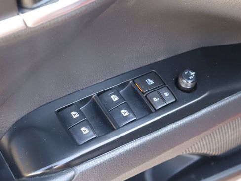 Used 2019 Toyota Camry LE FWD image 18