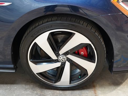 Used 2018 Volkswagen GTI SE w/ SE Leather Package image 62