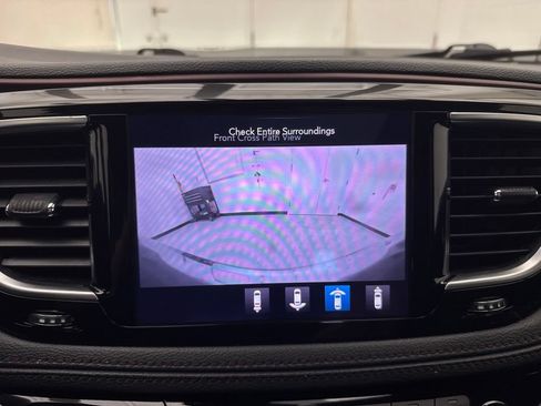 Used 2020 Chrysler Pacifica Limited FWD image 30