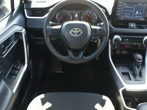 Used 2022 Toyota RAV4 LE FWD image 5