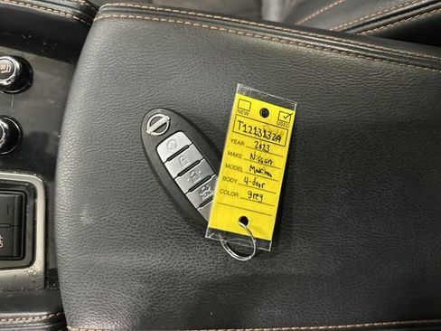 Used 2023 Nissan Maxima SR w/ Sport Mat Group FWD image 33