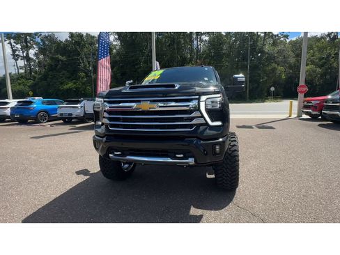 Used 2024 Chevrolet Silverado 2500 High Country w/ Technology Package AWD/4WD image 7