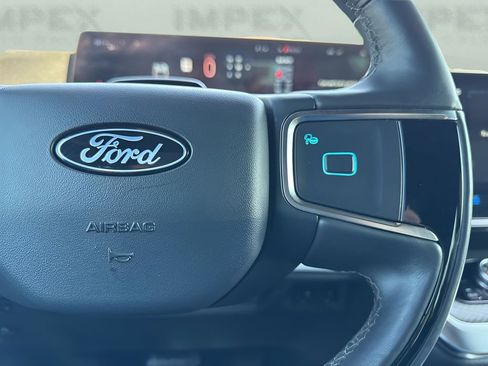 Used 2025 Ford Expedition Max Platinum w/ Stealth Performance Package AWD/4WD image 18