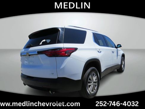 Used 2022 Chevrolet Traverse LT FWD image 9