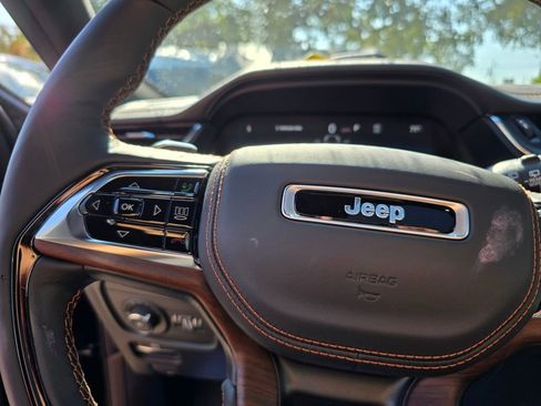 New 2025 Jeep Grand Cherokee L Summit w/ Obsidian Package AWD/4WD image 20