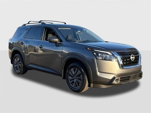 New 2025 Nissan Pathfinder SV image 2