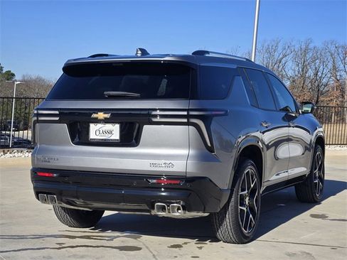 New 2026 Chevrolet Traverse High Country w/ LPO, Floor Liner Package image 5