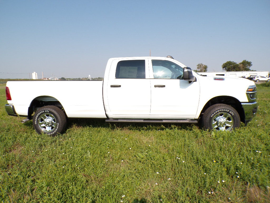 New 2026 RAM 2500 Tradesman AWD/4WD image 12