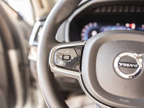 Used 2025 Volvo XC90 B6 Plus image 25