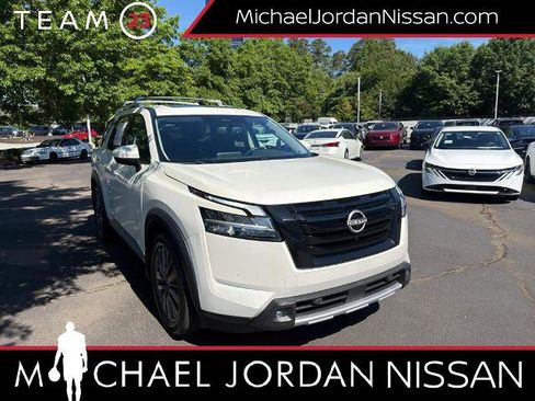 Certified 2022 Nissan Pathfinder SL w/ SL Premium Package AWD/4WD image 1
