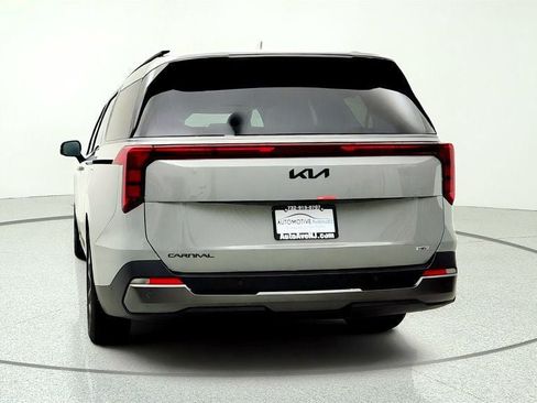 Used 2026 Kia Carnival SX w/ SX Dark Edition Package FWD image 6