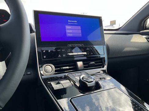 Used 2025 Subaru Solterra Touring image 19