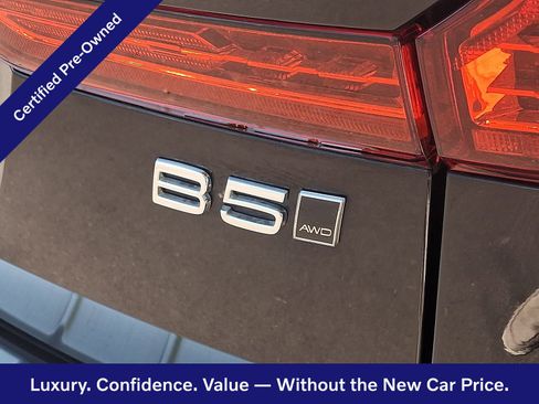 Used 2023 Volvo XC60 B5 Plus w/ Climate Package image 5