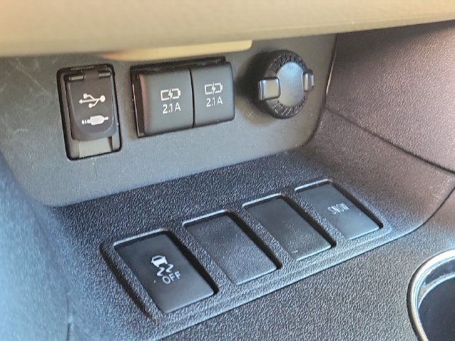 Used 2018 Toyota Highlander XLE FWD image 27