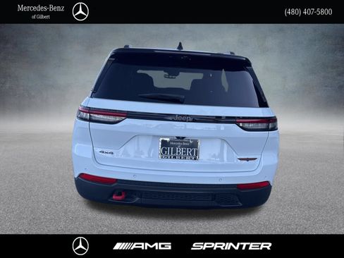 Used 2022 Jeep Grand Cherokee Trailhawk w/ Luxury Tech Group III AWD/4WD image 4