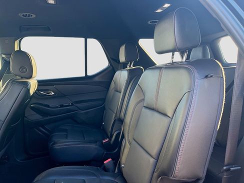 Used 2023 Chevrolet Traverse RS image 25