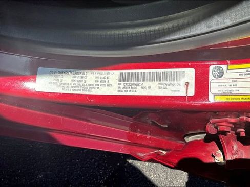 Used 2013 Chrysler 200 Limited FWD image 3