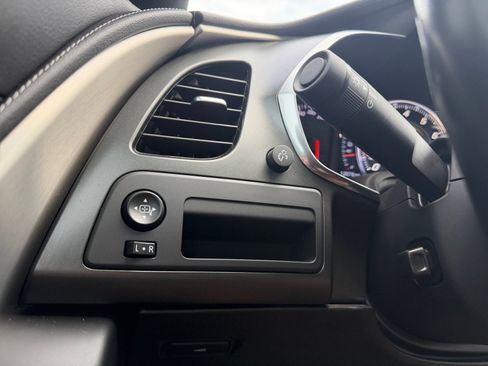 Used 2019 Chevrolet Corvette Grand Sport w/ Carbon Flash Badge Package image 27