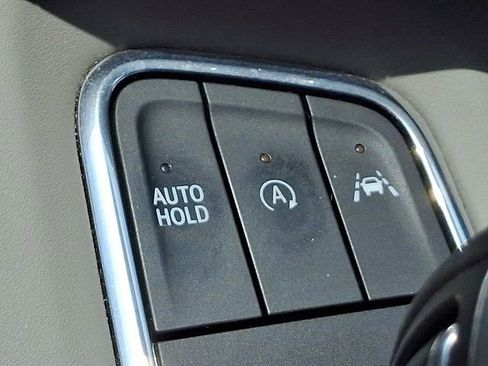 Used 2021 Cadillac Escalade Premium Luxury Platinum w/ Heavy-Duty Trailer Package AWD/4WD image 25