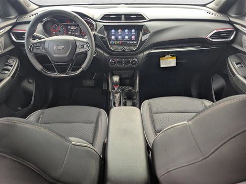 Used 2023 Chevrolet TrailBlazer RS w/ Sun and Liftgate Package FWD image 16