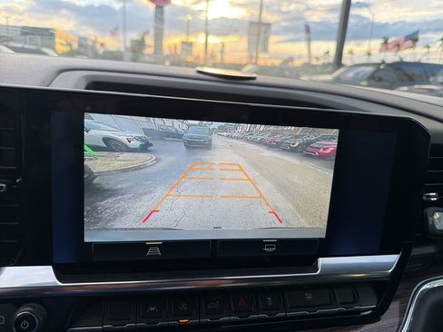 Used 2024 Chevrolet Silverado 1500 LT image 8