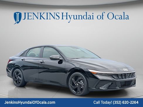 New 2026 Hyundai Elantra SEL Sport FWD image 2