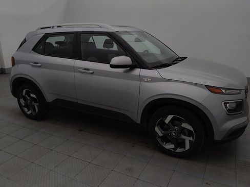 Used 2021 Hyundai Venue SEL FWD image 11