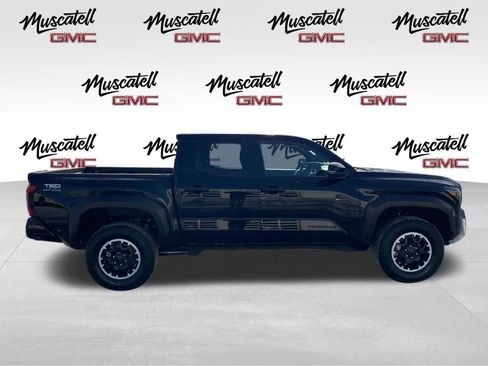 Used 2025 Toyota Tacoma TRD Sport image 8