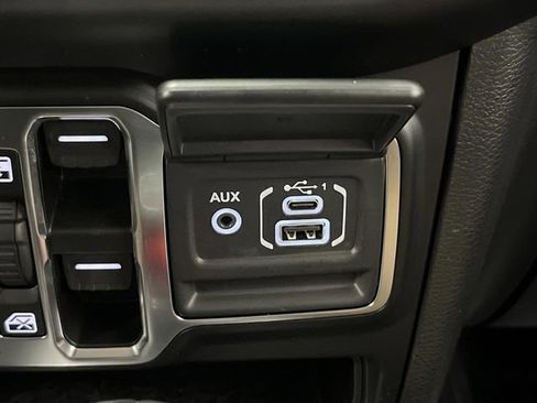 Used 2022 Jeep Gladiator Overland w/ Popular Equipment Package image 24