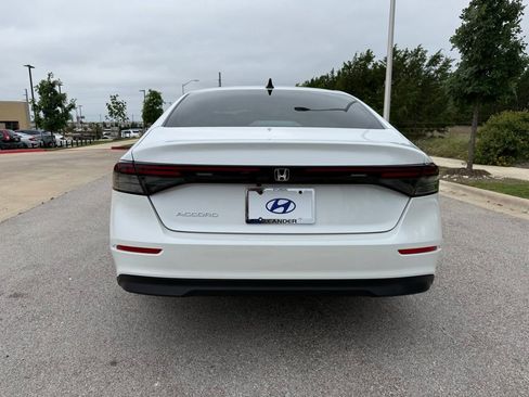 Used 2025 Honda Accord SE image 6