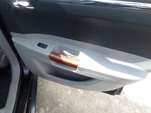 Used 2006 Chrysler 300 C w/ Protection Group II RWD image 6