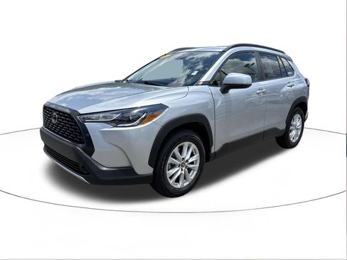 Used 2024 Toyota Corolla Cross LE FWD image 7