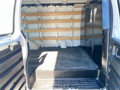 Used 2022 Chevrolet Express 2500 w/ Driver Convenience Package image 21