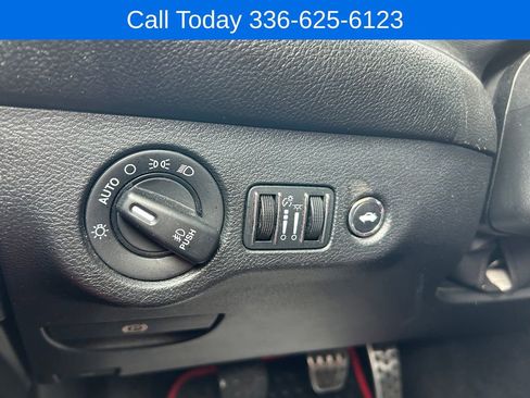 Used 2016 Dodge Challenger R/T Scat Pack w/ Leather Interior Group RWD image 28