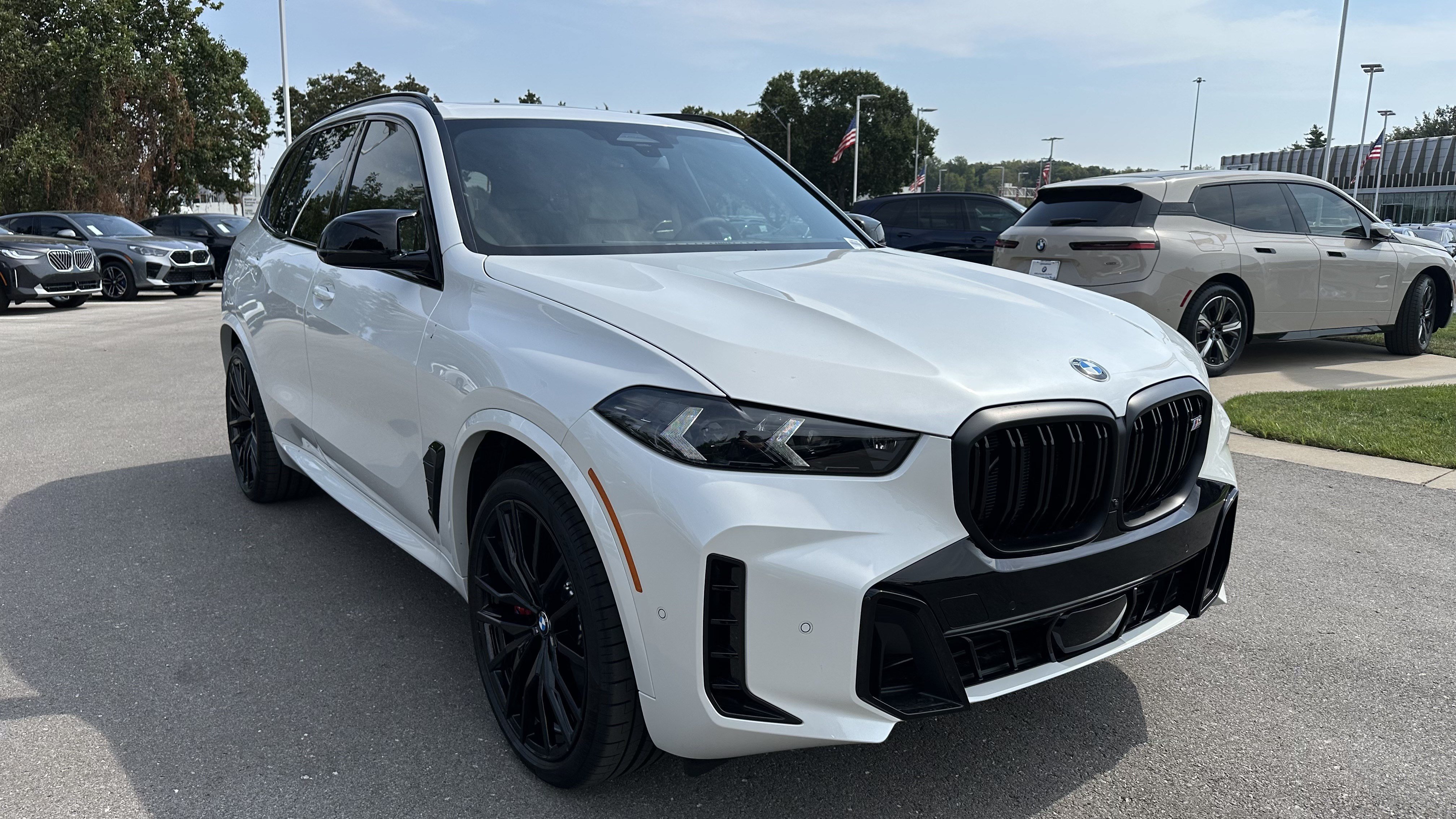 Used 2026 BMW X5 M60i w/ Executive Package AWD/4WD image 2