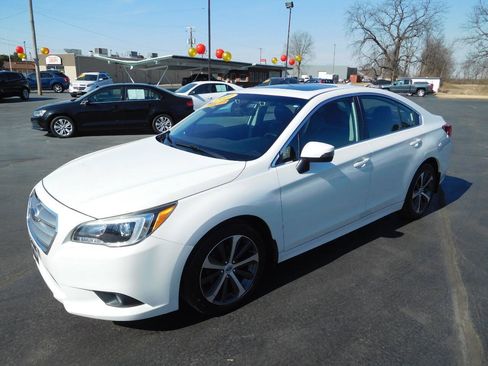 Used 2017 Subaru Legacy 2.5i Limited AWD/4WD image 7