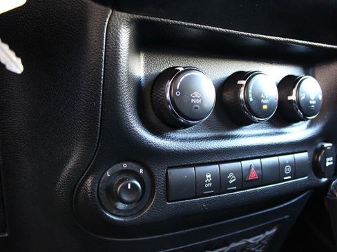 Used 2011 Jeep Wrangler Sahara w/ Connectivity Group AWD/4WD image 48