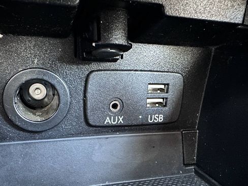 Used 2017 Subaru Legacy 2.5i Limited AWD/4WD image 26