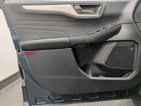 Used 2022 Ford Escape SE image 8