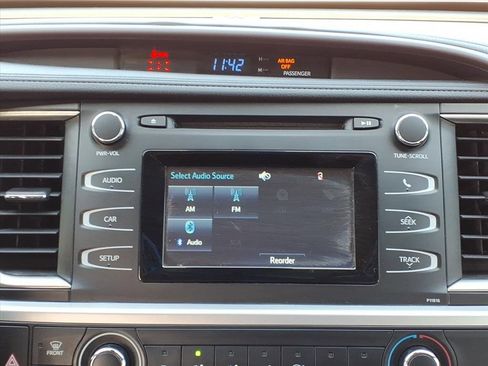 Used 2019 Toyota Highlander LE image 21