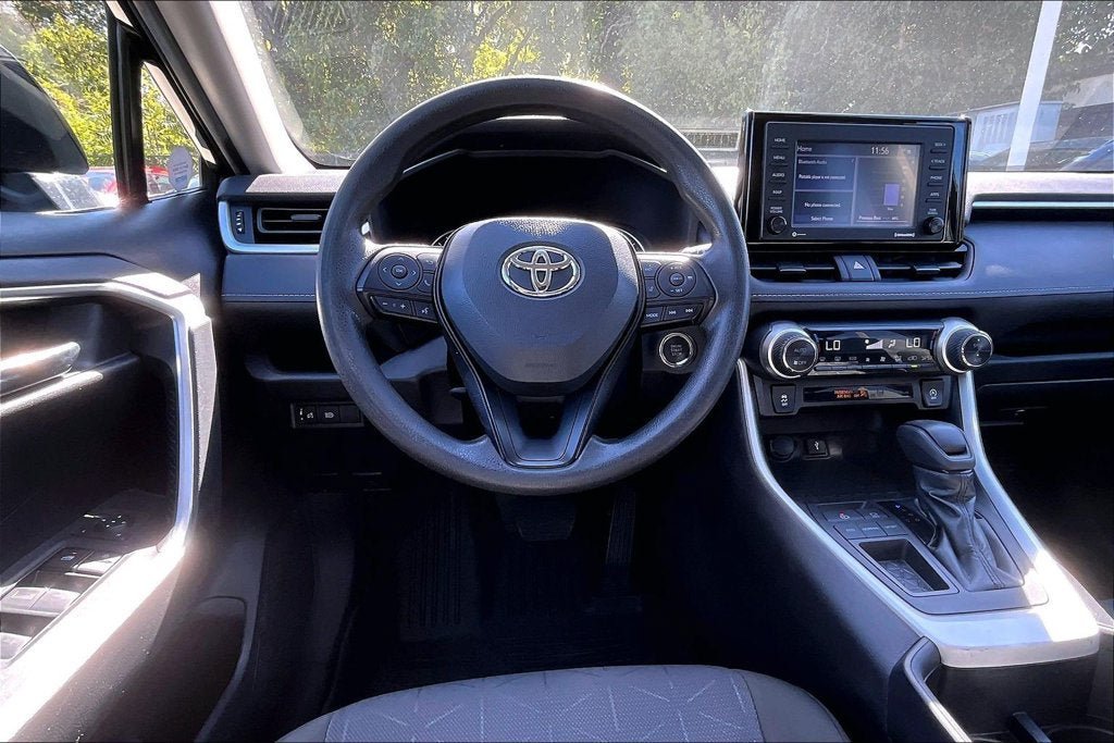 Used 2022 Toyota RAV4 XLE FWD image 4