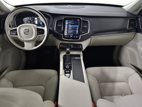 Used 2020 Volvo XC90 T5 Momentum AWD/4WD image 11