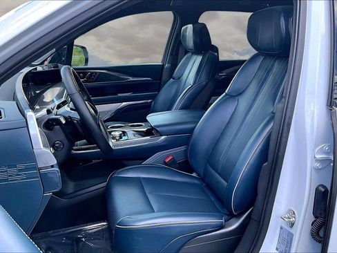 Used 2026 Cadillac Escalade IQ Luxury 2 AWD/4WD image 21