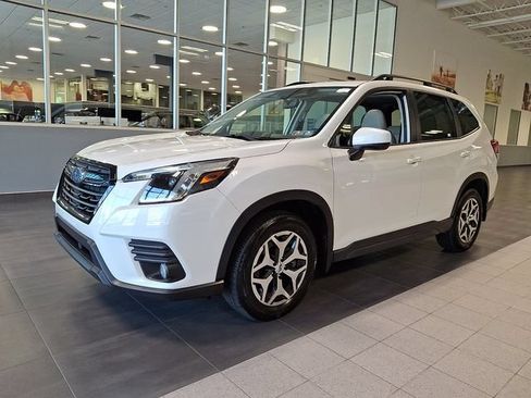 Certified 2023 Subaru Forester Premium AWD/4WD image 3